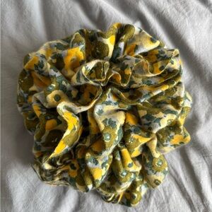 Anthropologie SAYAMI 100% Cashmere Floral Ruffled Scarf with Fringe